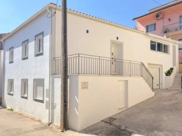 Moradia T3 para Venda em Eiras e São Paulo de Frades