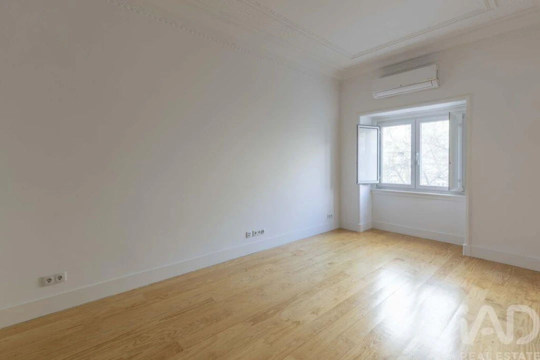 Apartamento T3 para Arrendamento em Avenidas Novas Foto 3