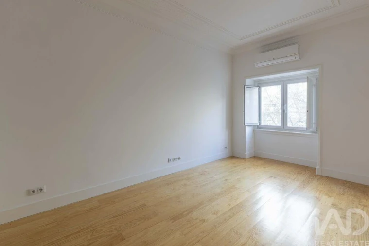 Apartamento T3 para Arrendamento em Avenidas Novas Foto 3