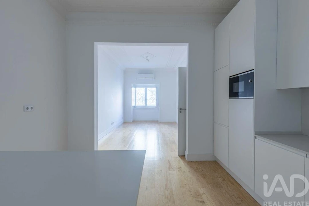 Apartamento T3 para Arrendamento em Avenidas Novas Foto 6