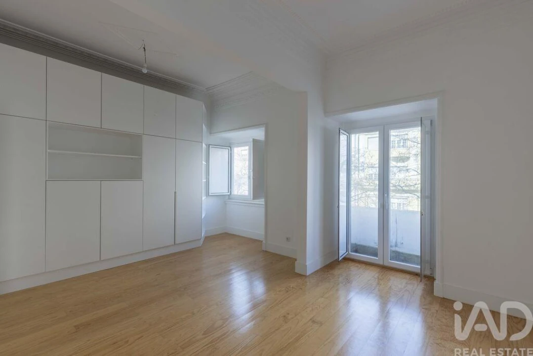Apartamento T3 para Arrendamento em Avenidas Novas Foto 10