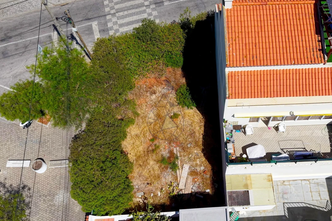 Terreno para Venda em Estômbar e Parchal Foto 3