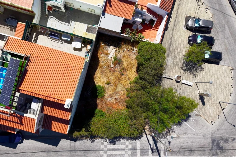 Terreno para Venda em Estômbar e Parchal
