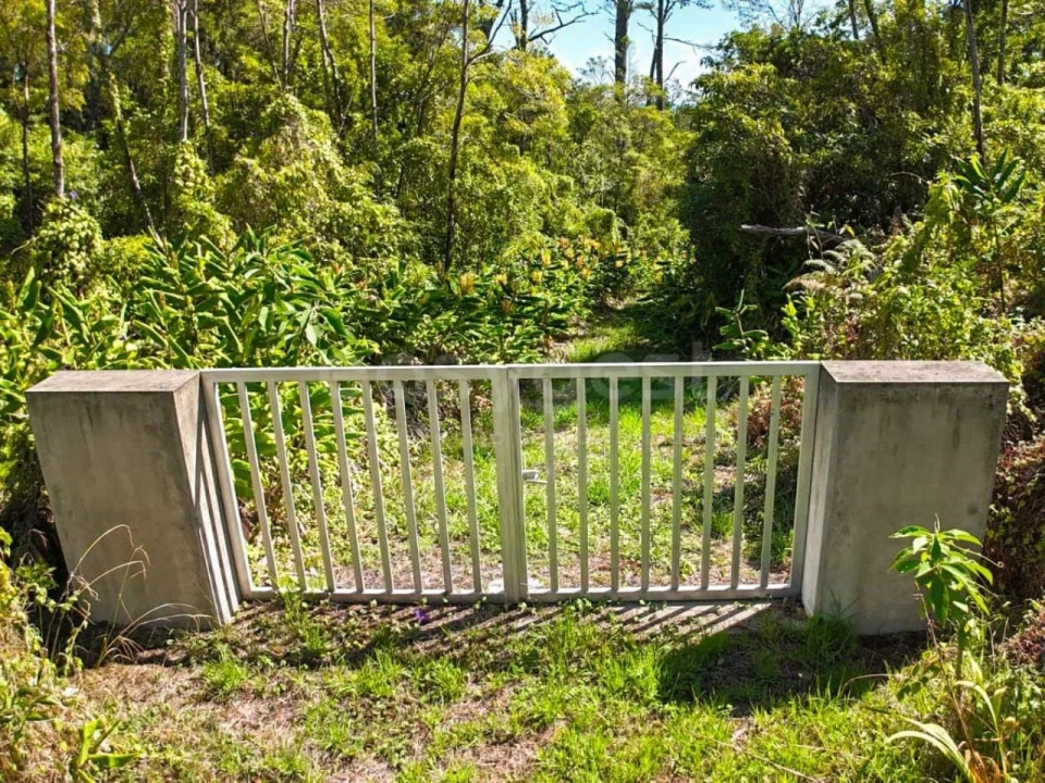 Terreno para Venda em Lajes do Pico Foto 3