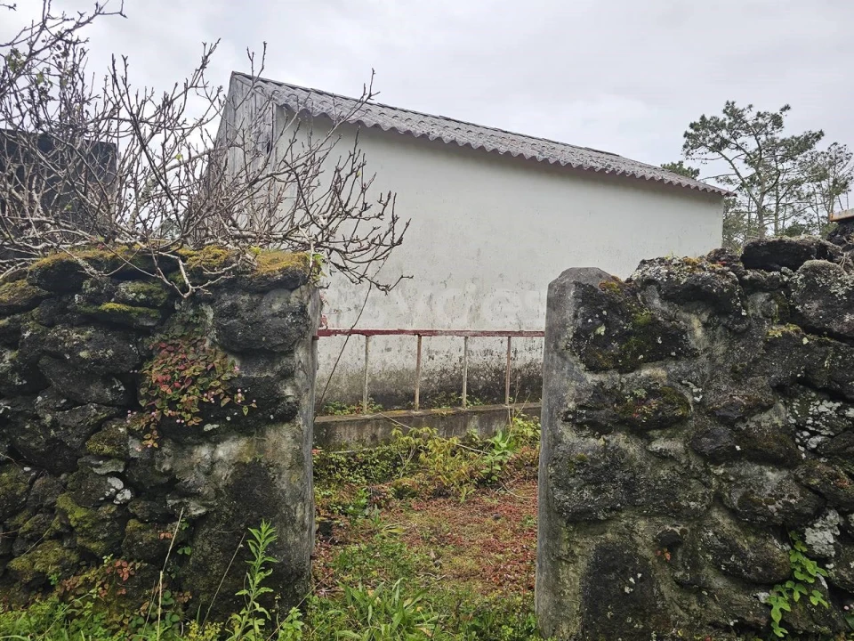 Moradia para Venda em Lajes do Pico Foto 6