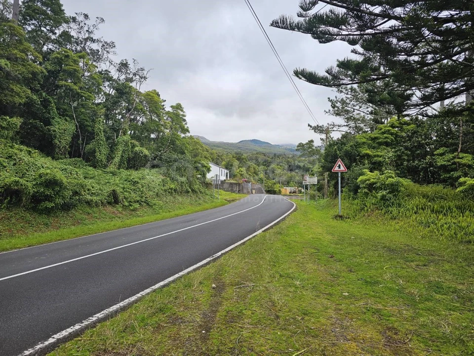 Moradia para Venda em Lajes do Pico Foto 14