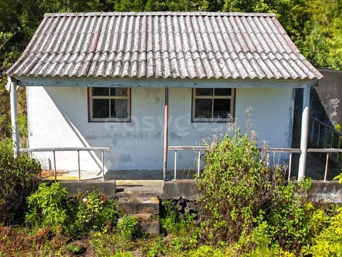 Terreno para Venda em Lajes do Pico Foto 4