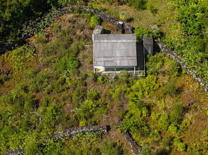 Terreno para Venda em Lajes do Pico Foto 13