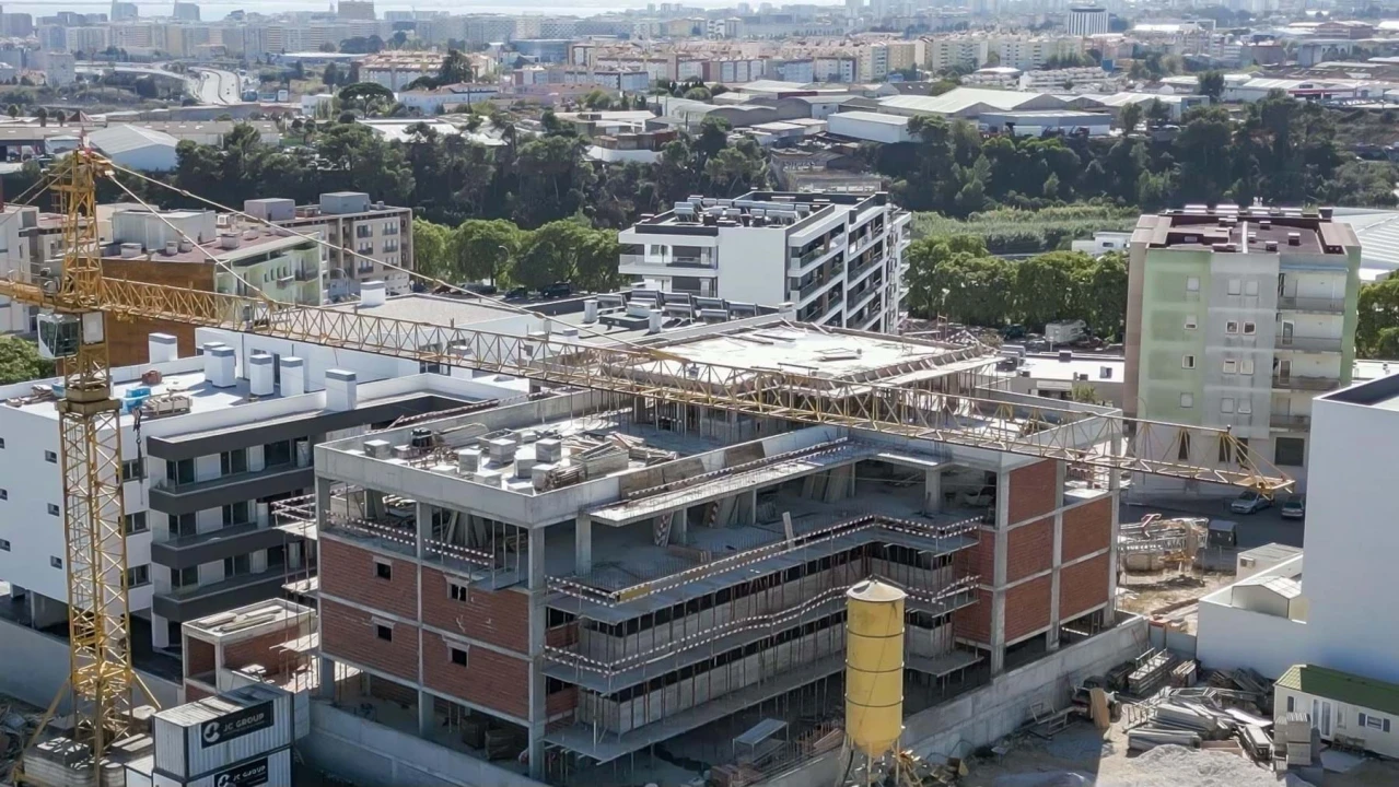 Apartamento T3 para Venda em Camarate, Unhos e Apelação Foto 55