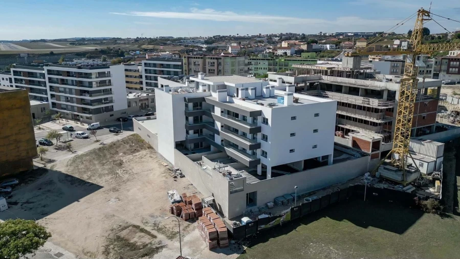 Apartamento T3 para Venda em Camarate, Unhos e Apelação Foto 49