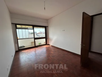 Apartamento T4 para Arrendamento em Cedofeita, Santo Ildefonso, Sé, Miragaia, São Nicolau e Vitória