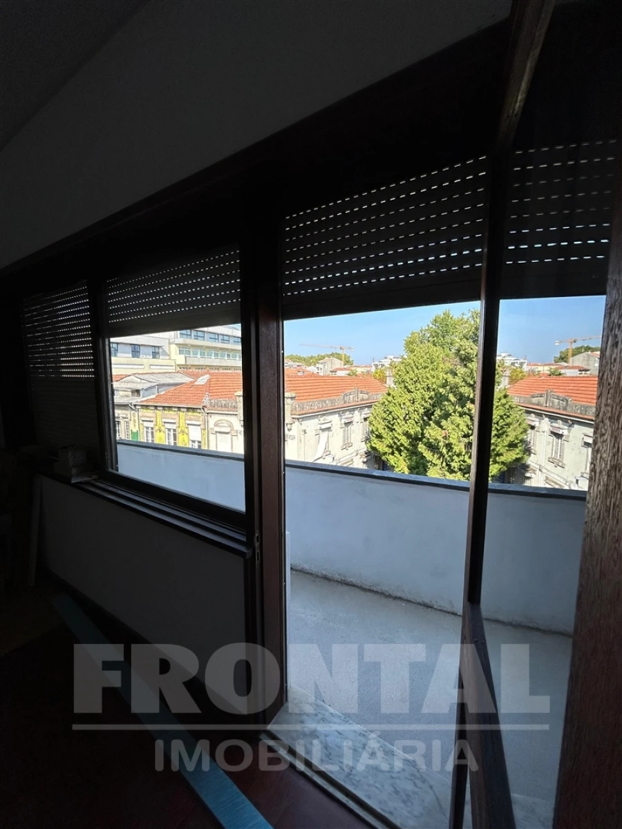 Apartamento T4 para Arrendamento em Cedofeita, Santo Ildefonso, Sé, Miragaia, São Nicolau e Vitória Foto 5