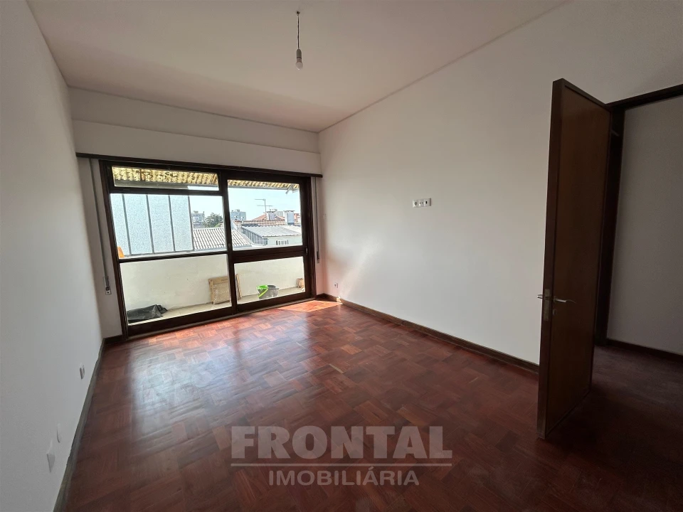 Apartamento T4 para Arrendamento em Cedofeita, Santo Ildefonso, Sé, Miragaia, São Nicolau e Vitória Foto 1