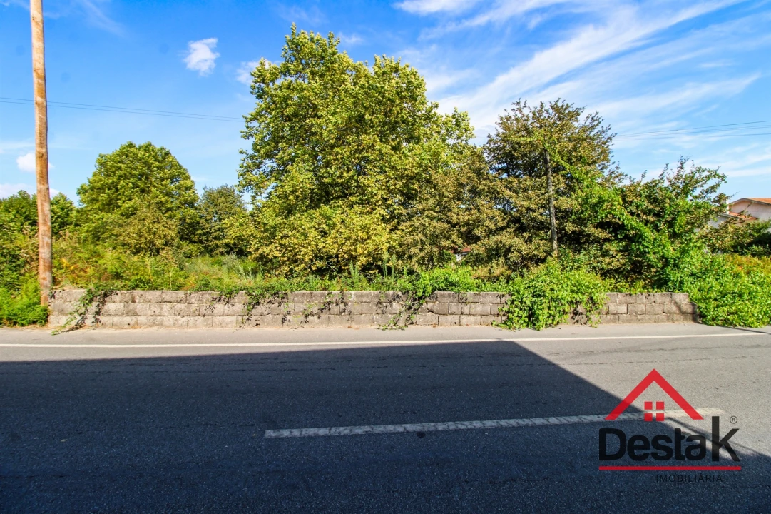 Terreno para Venda em Santa Cruz da Trapa e São Cristóvão de Lafões Foto 3