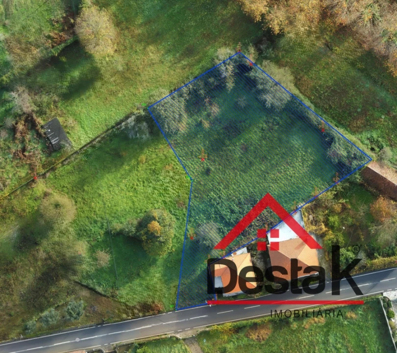 Terreno para Venda em Santa Cruz da Trapa e São Cristóvão de Lafões Foto 1