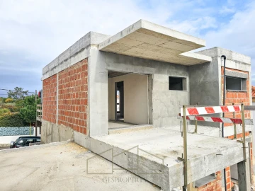 Moradia T4 para Venda em Charneca de Caparica e Sobreda