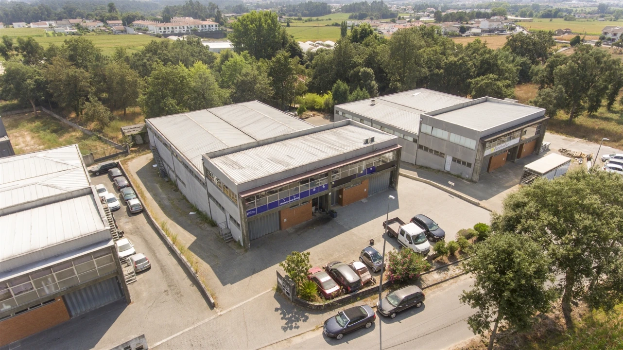 Armazém para Arrendamento em Manhente Foto 4