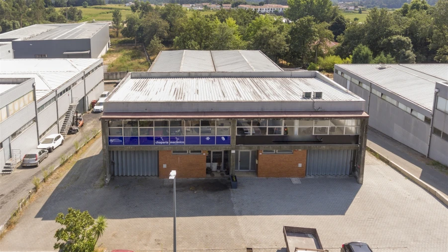 Armazém para Arrendamento em Manhente Foto 1