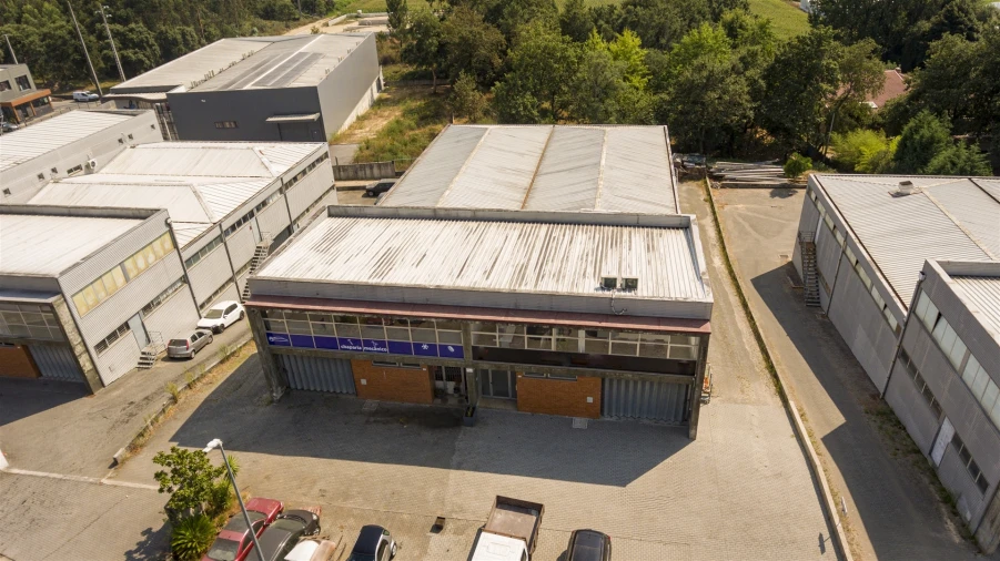 Armazém para Arrendamento em Manhente Foto 2