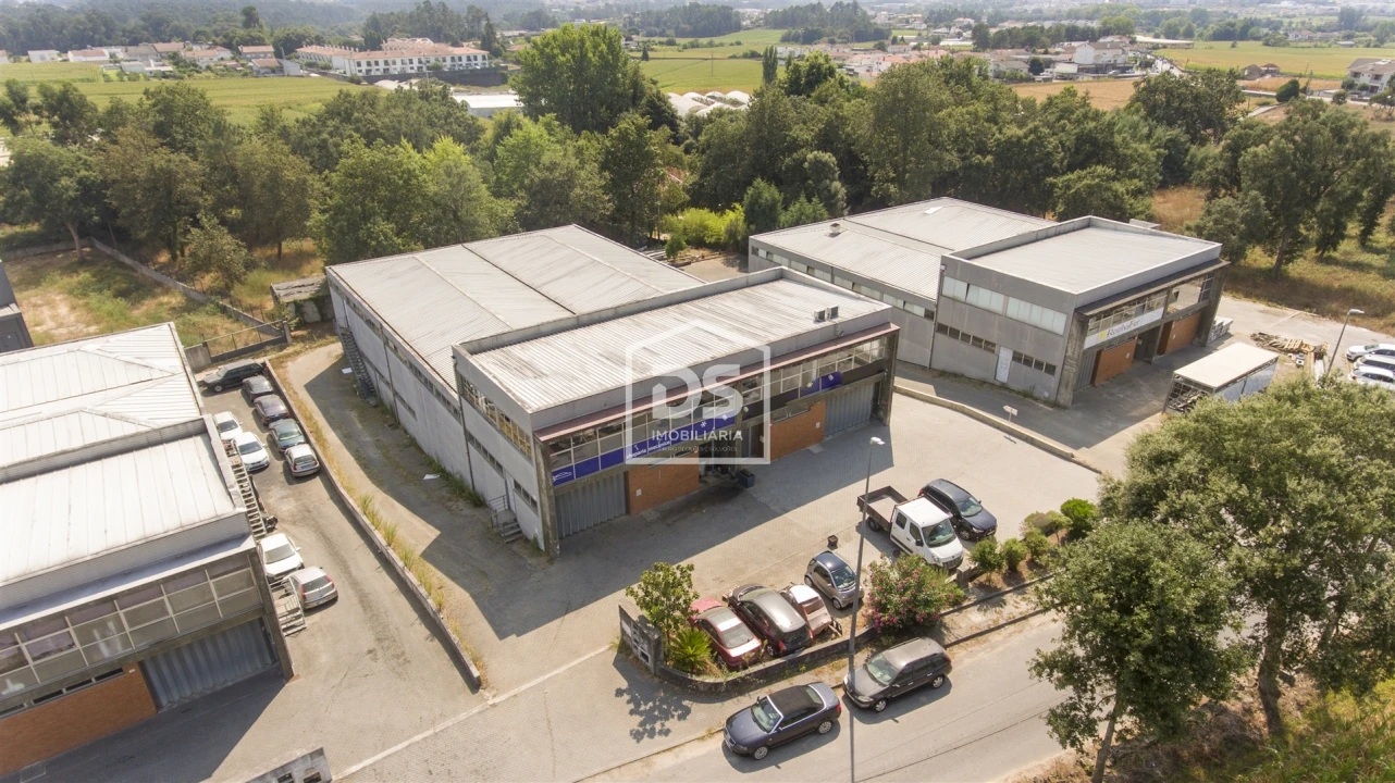 Armazém para Arrendamento em Manhente Foto 4