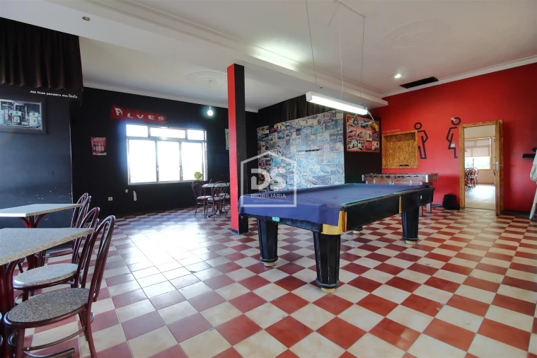 Loja para Arrendamento em Canelas Foto 11