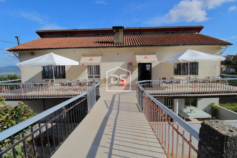 Loja para Arrendamento em Canelas Foto 1