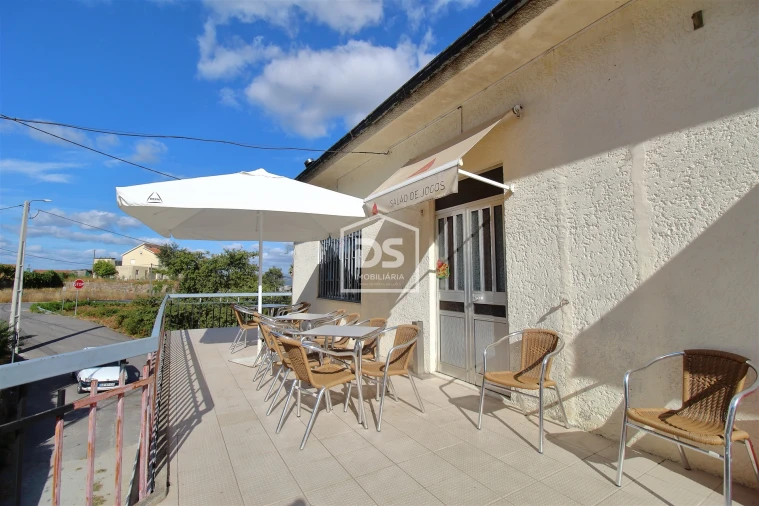 Loja para Arrendamento em Canelas Foto 2