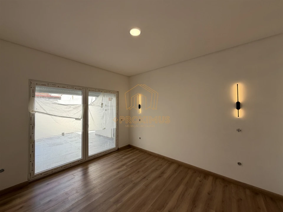 Moradia T3 para Venda em Samuel Foto 23