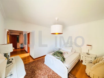 Moradia T4 para Venda em Fernao Ferro