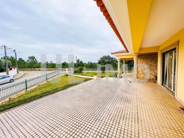 Moradia T4 para Venda em Fernao Ferro