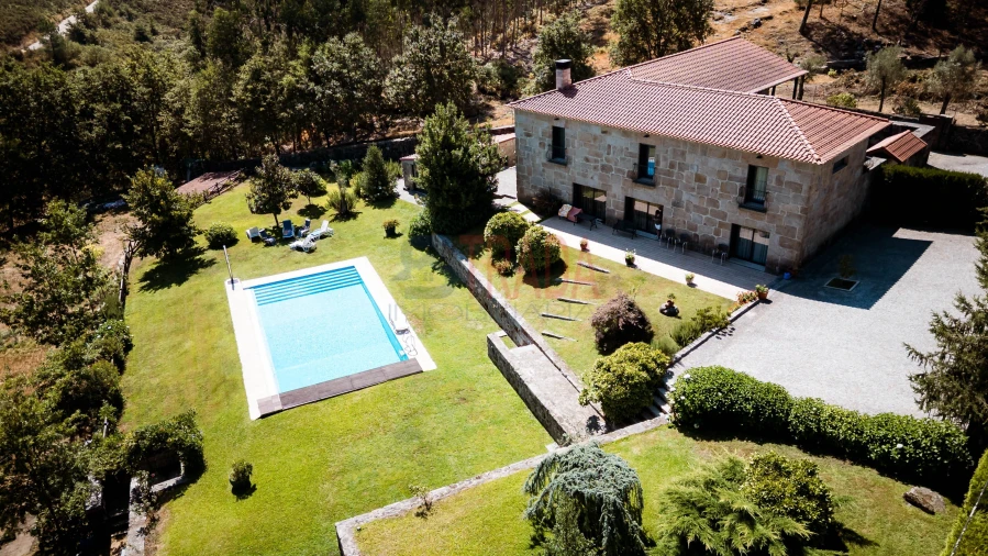 Quinta T6 para Venda em Ribeiros Foto 1