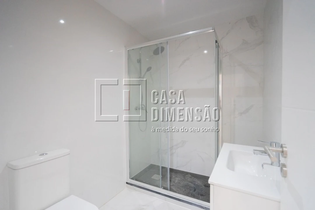 Apartamento T1 para Venda em Águas Livres Foto 11