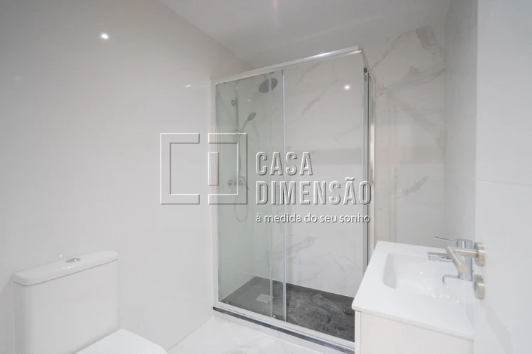 Apartamento T1 para Venda em Águas Livres Foto 11