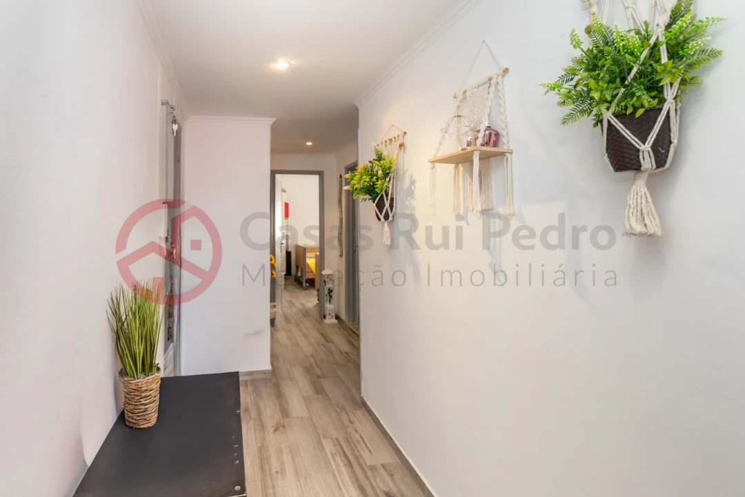 Apartamento T3 para Venda em Almada, Cova da Piedade, Pragal e Cacilhas Foto 8