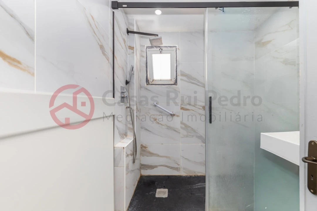 Apartamento T3 para Venda em Almada, Cova da Piedade, Pragal e Cacilhas Foto 20