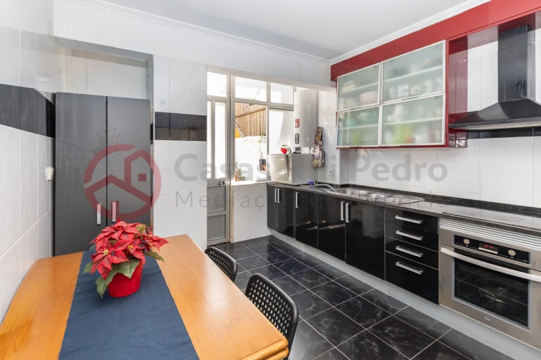 Apartamento T3 para Venda em Almada, Cova da Piedade, Pragal e Cacilhas Foto 2