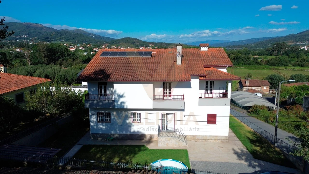 Moradia T5 para Venda em Arcozelo Foto 5