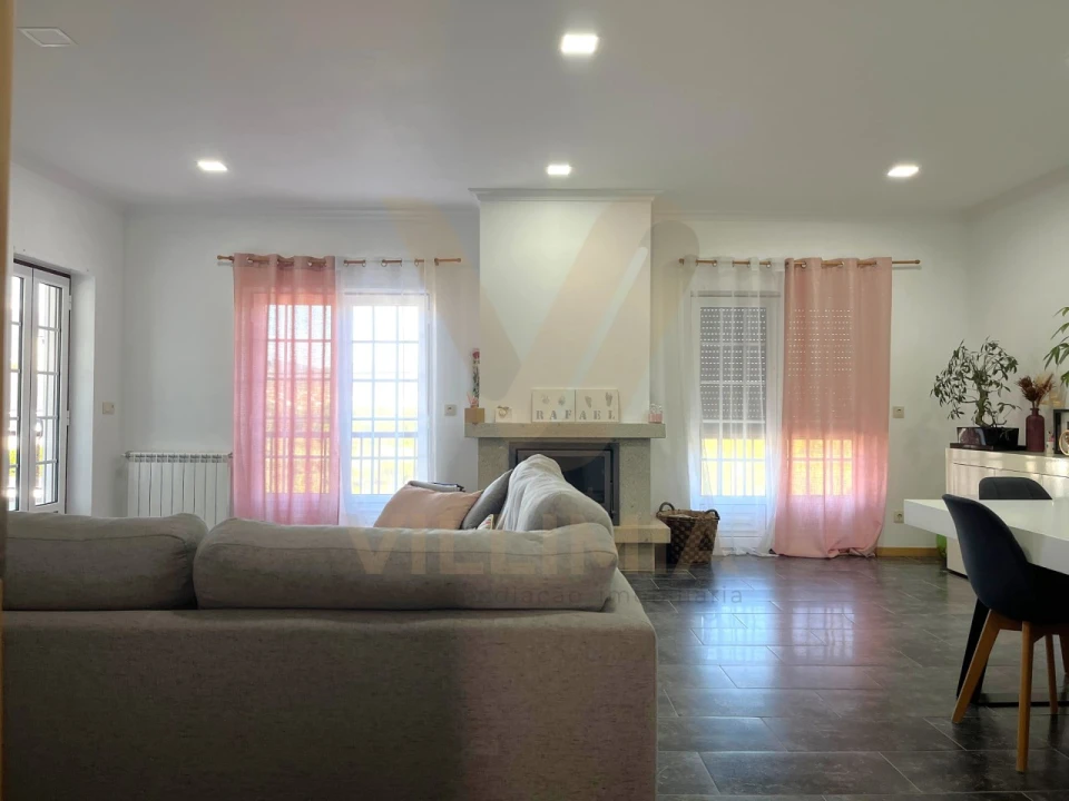 Moradia T5 para Venda em Arcozelo Foto 10