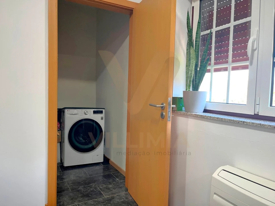 Moradia T5 para Venda em Arcozelo Foto 8