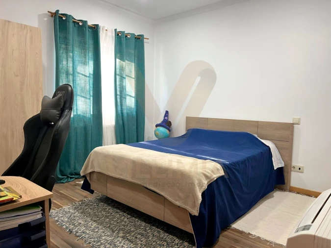 Moradia T5 para Venda em Arcozelo Foto 15