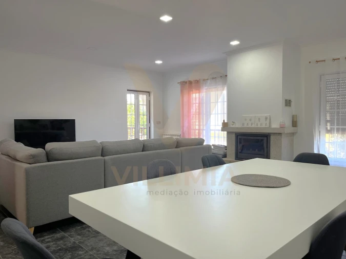 Moradia T5 para Venda em Arcozelo Foto 11