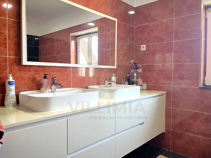 Moradia T5 para Venda em Arcozelo Foto 30