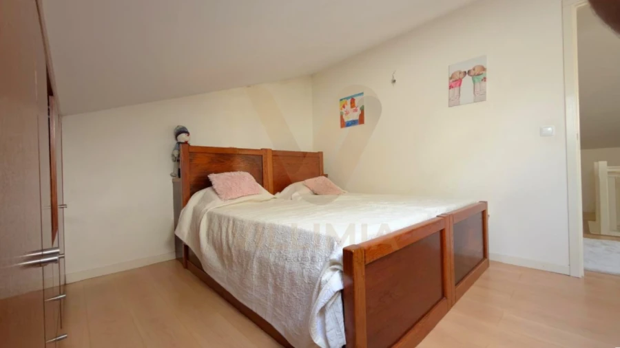 Moradia T3 para Venda em Arcozelo Foto 24