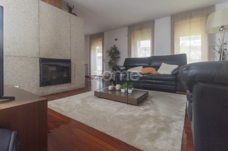 Moradia T5 para Venda em Este (São Pedro e São Mamede) Foto 9