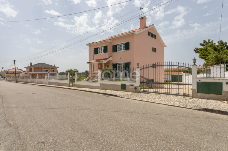 Quinta T6 para Venda em Rio de Mouro Foto 3