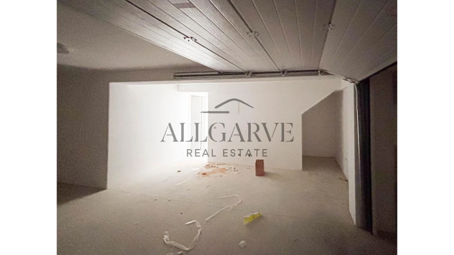 Moradia T3 para Venda em Armação de Pera Foto 36