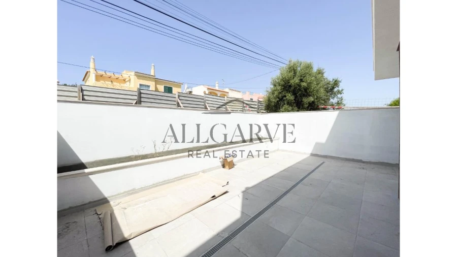 Moradia T3 para Venda em Armação de Pera Foto 13