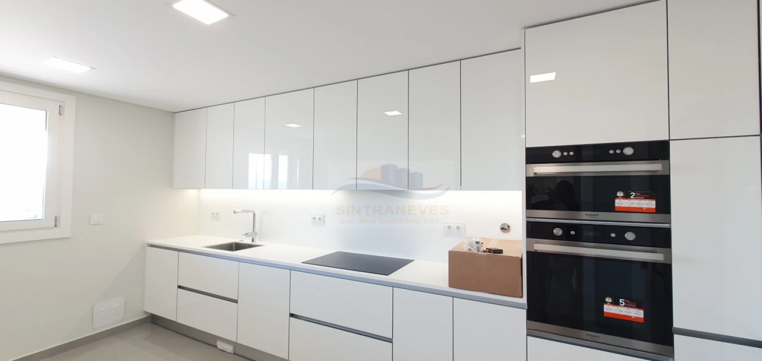 Apartamento T2 para Venda em Loures Foto 2