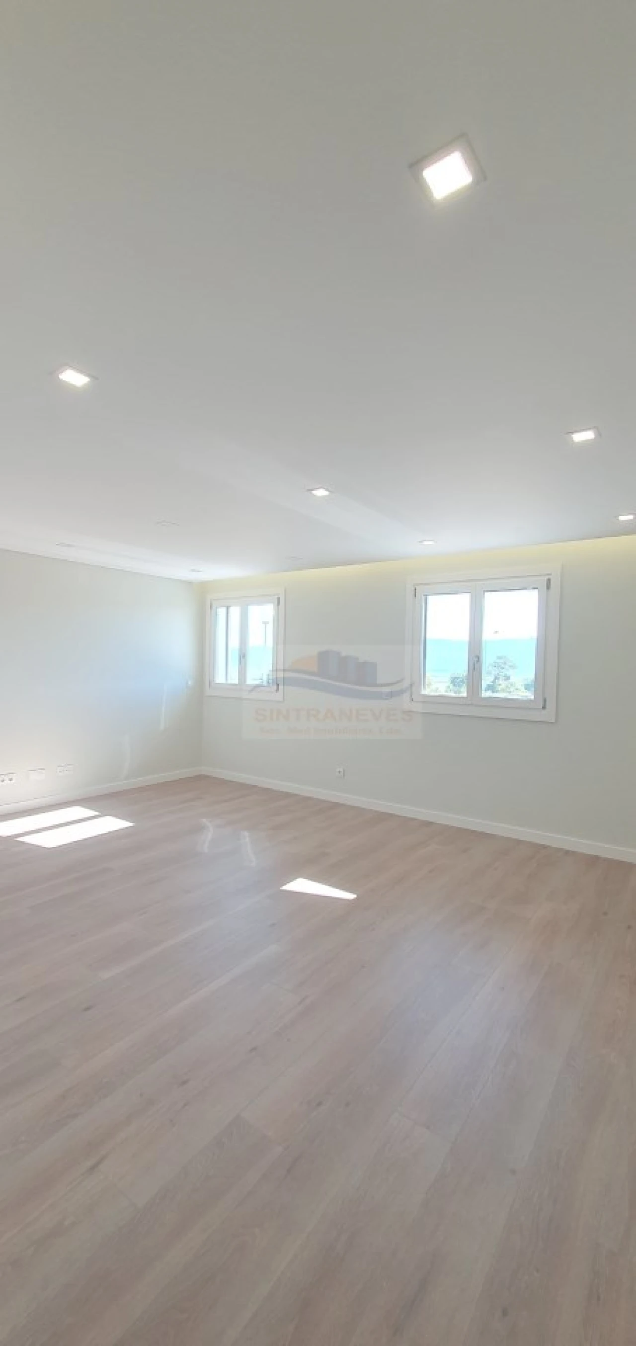 Apartamento T2 para Venda em Loures Foto 9