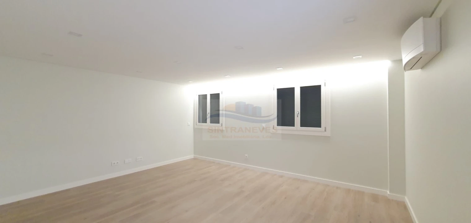 Apartamento T2 para Venda em Loures Foto 37